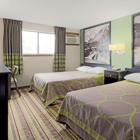 ซูเปอร์ 8 บาย วินด์แฮม กรีน ริเวอร์ Hotel กรีนริเวอร์ ภายนอก รูปภาพ