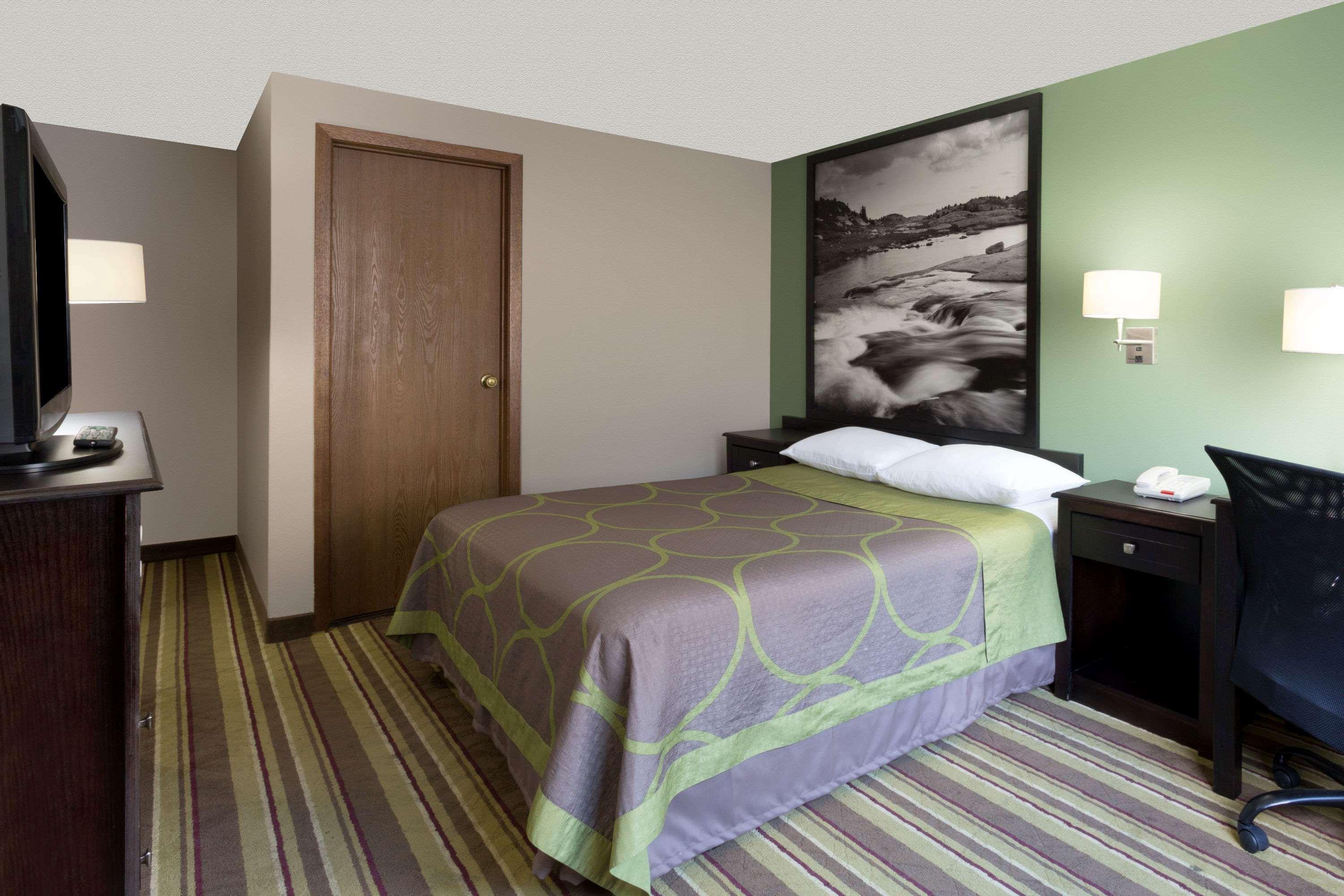 ซูเปอร์ 8 บาย วินด์แฮม กรีน ริเวอร์ Hotel กรีนริเวอร์ ภายนอก รูปภาพ