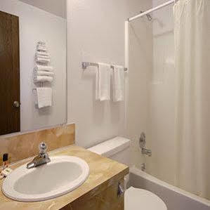 ซูเปอร์ 8 บาย วินด์แฮม กรีน ริเวอร์ Hotel กรีนริเวอร์ ภายนอก รูปภาพ